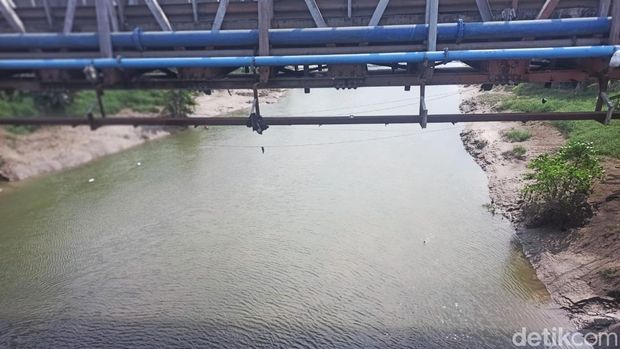 Kondisi terkini Sungai Citarum di Karawang.