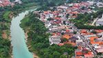Sungai Citarum yang Airnya Sempat Berubah Warna