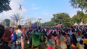 Para pengunjung udah siap-siap dari jauh hari buat nikmatin malam penuh hiburan. Foto: Febriyantino/detikcom