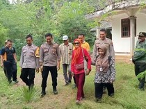 3 Tahun Hidup Sendiri dan Depresi, Nenek di Gresik Dievakuasi