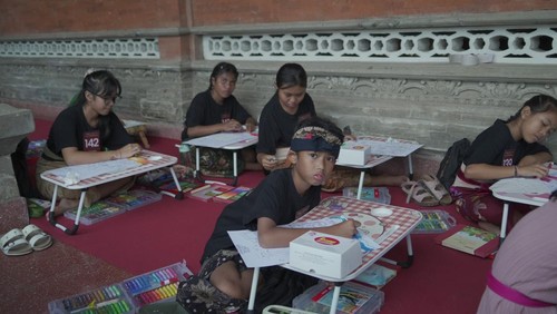 Lima wakil Kabupaten Badung pada lomba mewarnai di Pesta Kesenian Bali, Minggu (22/6/2025).