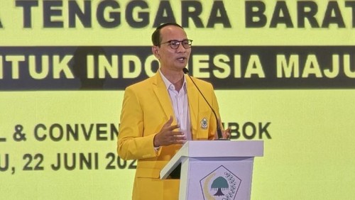 Mohan Roliskana saat pidato pada Musda Golkar NTB di Mataram, Minggu (22/6/2025).