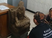 Warga di Kediri Temukan Diduga Arca 4 Wajah Saat Gali Kebun Tebu