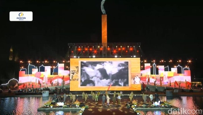 Pertunjukan Jakarta: One City, Many Wolrds di HUT Jakarta