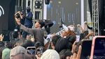 33x dari Perunggu yang Bikin Penonton Stage Diving