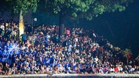 Perayaan HUT ke‑498 Jakarta berlangsung meriah di Lapangan Banteng, Jakarta Pusat, Minggu (22/6). Masyarakat dari berbagai wilayah memadati lokasi sejak siang hari untuk menyaksikan malam puncak yang menampilkan parade budaya Betawi dan hiburan dari artis nasional.