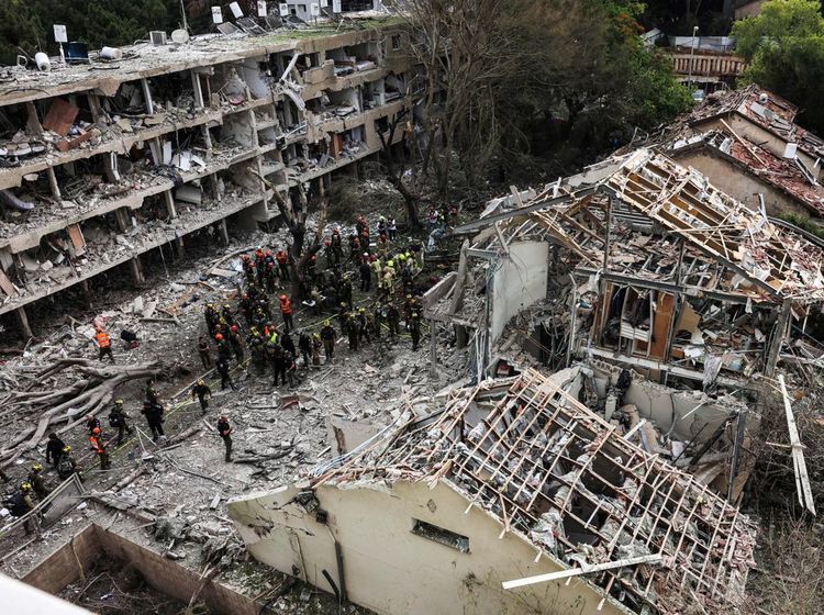 Rudal Iran Hantam Permukiman, Rumah Warga Israel Runtuh