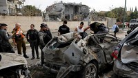 Sementara itu, laporan terpisah situs web Israel Behadrei Haredim menyebutkan bahwa lebih dari 24.932 klaim kompensasi diajukan di area Tel Aviv, sedangkan sebanyak 10.793 klaim kompensasi lainnya diajukan di area kota Ashkelon. Foto: REUTERS/Ammar Awad