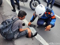 Lubang Drainase di Jalan Gubernur Suryo Surabaya Makan Korban