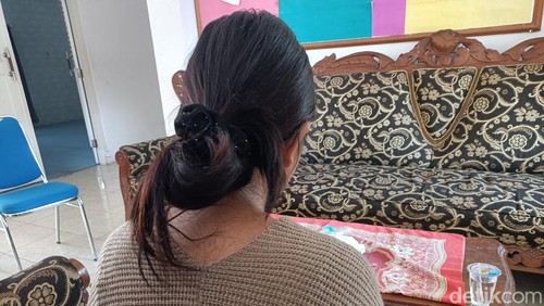 Tersangka ES alias Memy saat ditemui di Sentra Paramita.