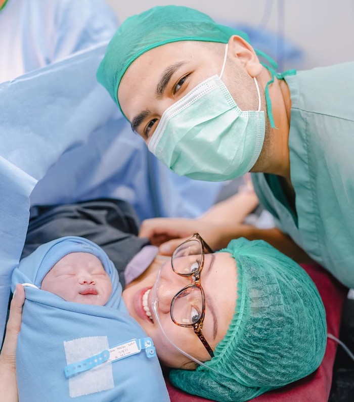 Tora Sudiro Tora Sudiro jadi kakek