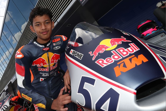 Pebalap Indonesia Veda Ega Pratama tampil di Red Bull Rookies Cup 2025.