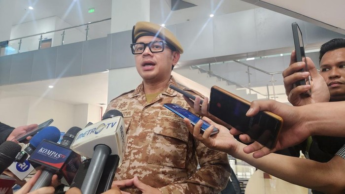 Wakil Menteri Dalam Negeri (Wamendagri), Bima Arya Sugiarto menceritakan momen kepala daerah kaget makan diberi waktu saat rertet gelombang kedua di IPDN Jatinangor