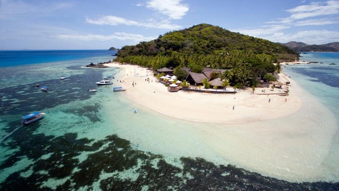 An aerial view of the reef off Castaway Island in the Mamanuca Region of Fiji. (Photo by: David Fleetham/VW PICS/Universal Images Group via Getty Images)