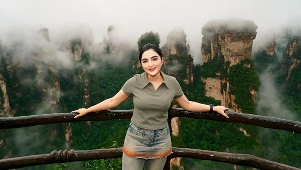 Potret Ashanty Liburan ke China, Singgah ke Gunung Avatar
