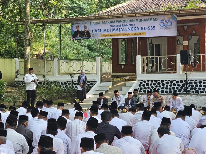 Bupati Majalengka Eman Suherman mengajak setiap warga untuk tidak lupa terhadap sejarah dan penghormatan terhadap jasa para leluhur.