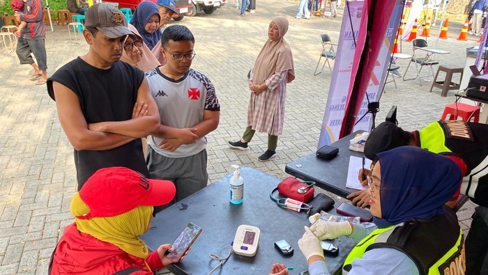 Cek kesehatan gratis di Car Free Day Kota Batu