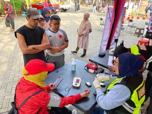 Polres Batu Gelar Cek Kesehatan Gratis di CFD Sambut Hari Bhayangkara