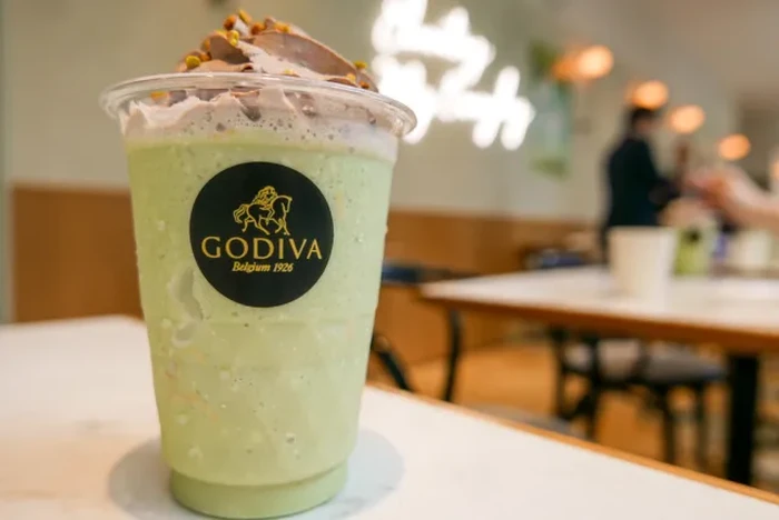 kreasi minuman dan dessert Cokelat Dubai di Godiva Jepang