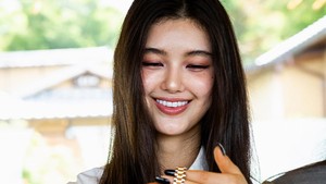 Kedatangan Danielle ke event Omega di Jepang ini disebut ADOR sudah direncanakan sejak lama. (Foto: dok. Instagram @omega)