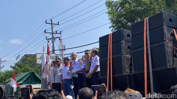 Kepala Dishub Jateng, Arief Djatmiko di Kantor Dishub Jateng, Kecamatan Semarang Barat, Kota Semarang, Senin (23/6/2025).