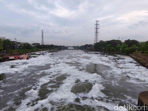 Video Data KLH: 70,7 Persen Lokasi Sungai di RI Tercemar