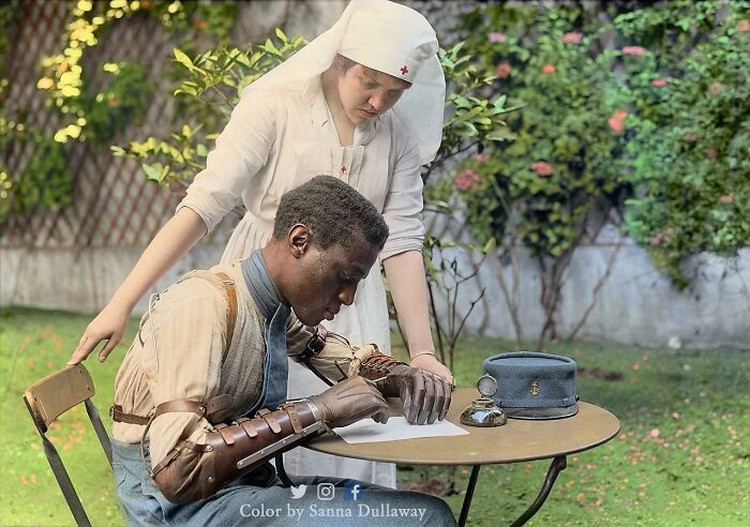 Foto sejarah diberi warna