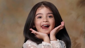 Tampil menggemaskan, Guzelim Aracelli Ali Syakieb, anak Margin Wieheerm dan Ali Syakieb disebut juga punya peluang untuk menjadi bintang di masa depan. Foto: Instagram @guzelimalisyakieb