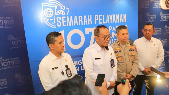 Polda Jatim Terbitkan 1.079 Paspor Sambut Hari Bhayangkara ke-79