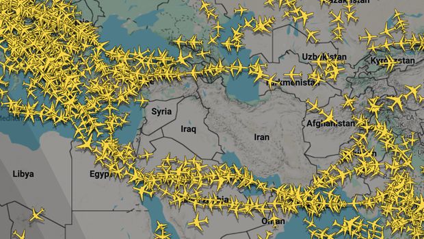 Maskapai penerbangan menghindari ruang udara Iran.