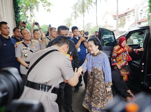 Momen Kapolri Bertemu Megawati di Ultah ke-100 Meri Hoegeng