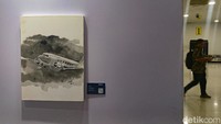 Pameran ini terbuka untuk penumpang pesawat.