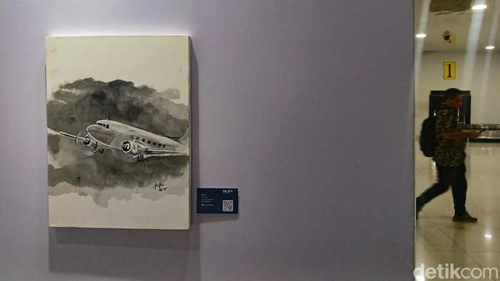 Karya Seniman Indonesia Hadir di Bandara Halim Karya seniman Indonesia hadir di Bandara Halim Perdanakusuma, Jakarta. Pameran ini berlangsung dalam rangka HUT ke-498 Jakarta.