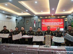 Penampakan Tumpukan Uang Rp 7,1 M Korupsi Dirut Petrogas Karawang