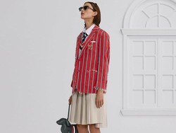 Foto: Thom Browne Spring 2026, Rayakan 10 Tahun Tas Ikonis Berbentuk Anjing