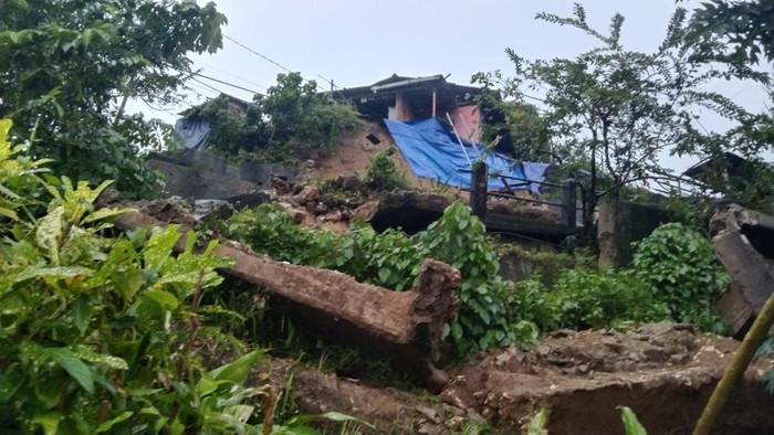 Longsor Terjang Permukiman Warga di Ambon, 1 Orang Tewas
