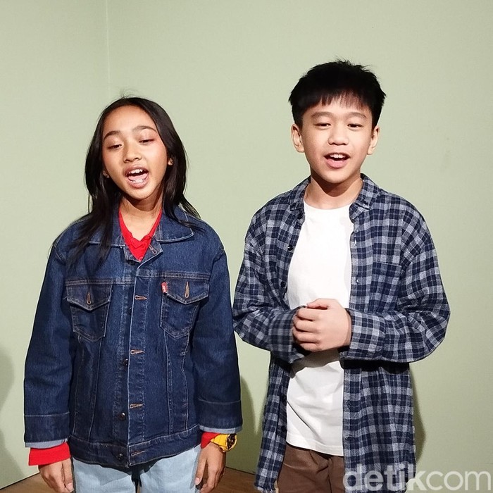 Para Pemeran Sadam dan Sherina di Musikal Petualangan Sherina.
