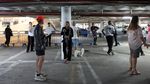 Parkiran Mal di Tel Aviv Jadi Tempat Berlindung Saat Rudal Iran Menghujani Israel
