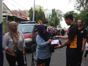 Antusiasme Warga Manfaatkan Layanan Polres Probolinggo Kota di Alun-alun