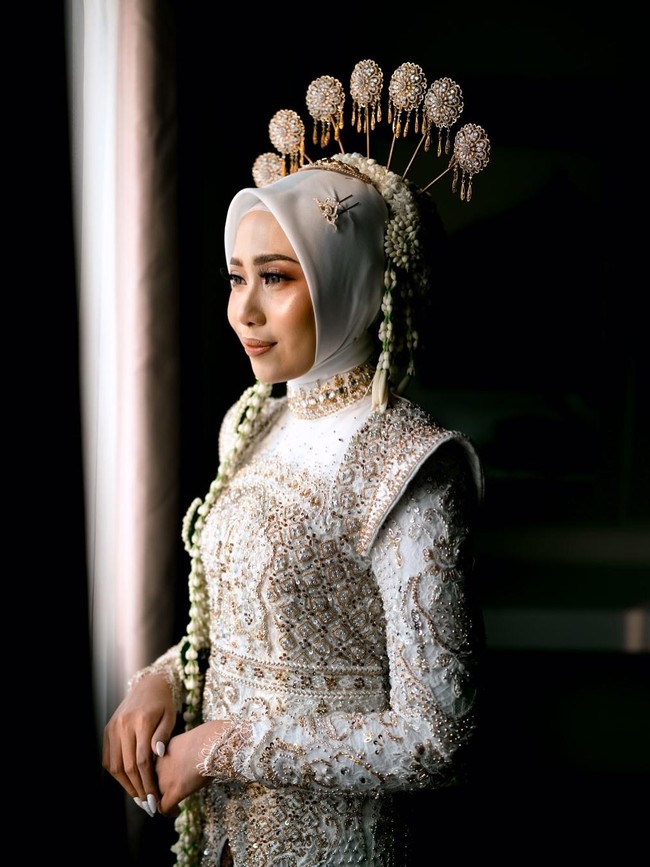 8 Inspirasi dari Pernikahan Rizky Ridho dan Istri, Kebaya Hingga Dekorasi Pesta 8 Inspirasi dari Pernikahan Rizky Ridho dan Istri, Kebaya Hingga Dekorasi Pesta