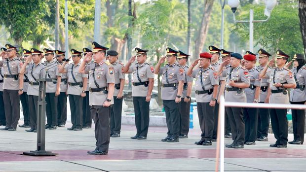 Polda Jatim gelar ziarah dan tabur bunga di TMP jelang HUT Bhayangkara