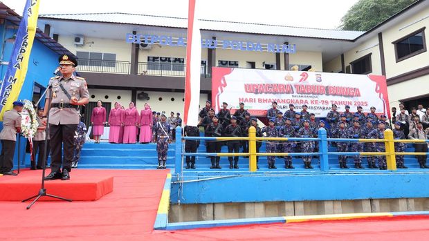 Polda Riau meresmikan Kapal Cepat Marhum Pekan di Dermaga Polairud Polda Riau, Pekanbaru, Senin (23/6/2025).