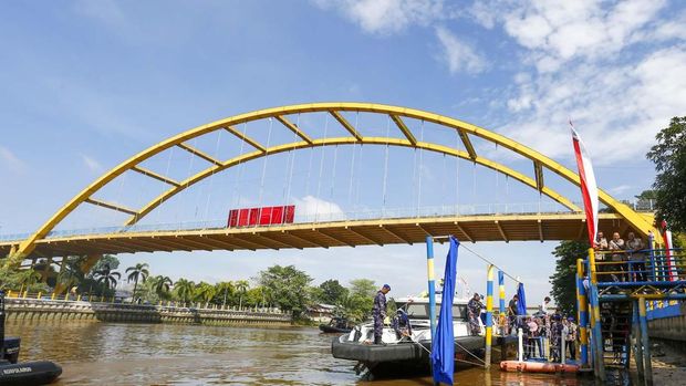 Polda Riau meresmikan Kapal Patroli Cepat Marhum Pekan untuk meningkatkan keamanan dan pelayanan terhadap masyarakat di pesisir sungai, Senin (23/6/2025).