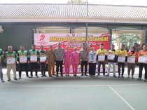 Hari Bhayangkara ke-79, Polres Kediri Ziarah Makam dan Bagi Sembako ke Ojol