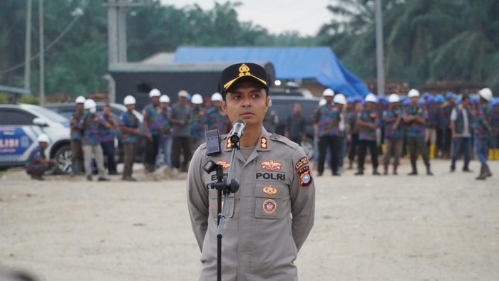 Polres Rohul menggelar mediasi terkait konflik dua kelompok serikat pekerja di perusahaan sawit.