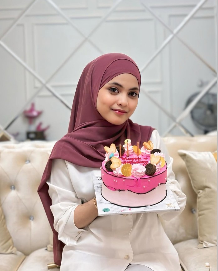 Putri Isnari Putri Isnari