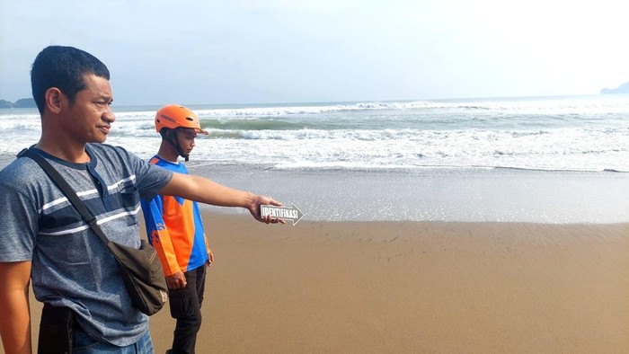 Pantai Konang di Kecamatan Panggul, Trenggalek, lokasi terseretnya dua remaja