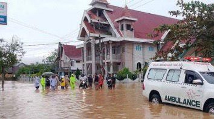 Sebanyak 1.522 rumah dilaporkan terendam banjir di Halmahera Selatan.