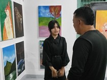 Bupati Sugiri Terpukau Karya Anak Muda di Festival Melukis Grebeg Suro