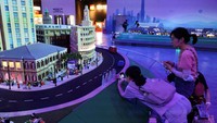 Siegfried Boerst, direktur pelaksana Legoland Resort China, mengatakan ia berharap taman tersebut dapat mendorong pertumbuhan industri pariwisata Shanghai. Foto: REUTERS/Go Nakamura